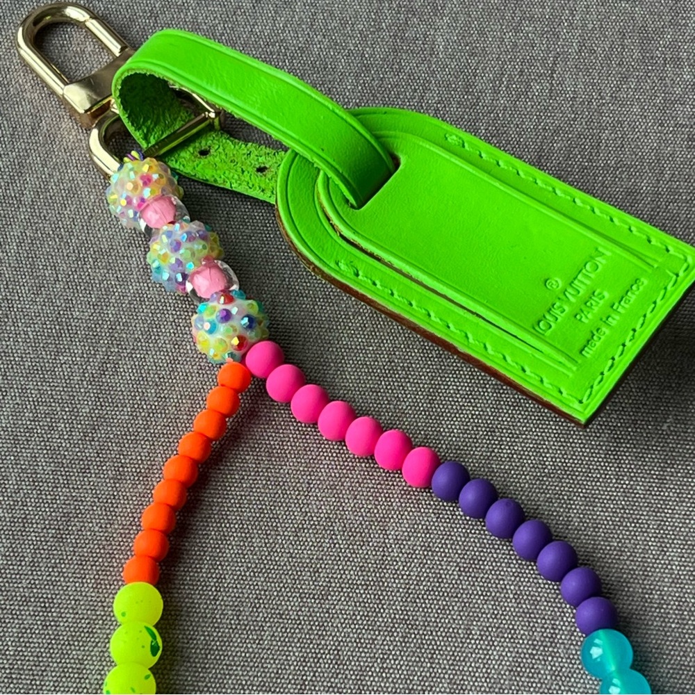 🆕 Louis Vuitton Bag Charm Takashi Murakami Neon Green Rainbow Name Luggage Tag - Picture 15 of 17